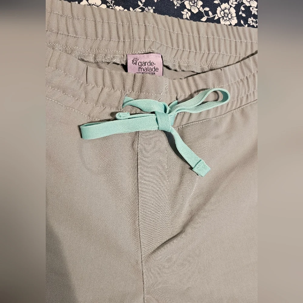 Garde-Malade, ROSIE RE-GARDE™ - QUIET GREY - Jogger Scrub Pants, Tall Medium - Picture 7 of 8